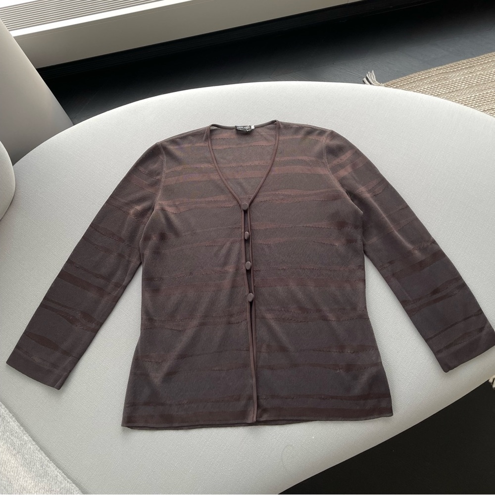 Dark brown long-sleeved knit sweater